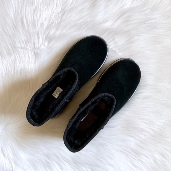 UGG Classic Mini UGG Rubber Logo Boots - Picture 6 of 8